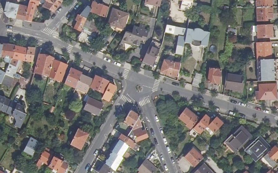 Vue aérienne du Rond-point anonyme n°741300388