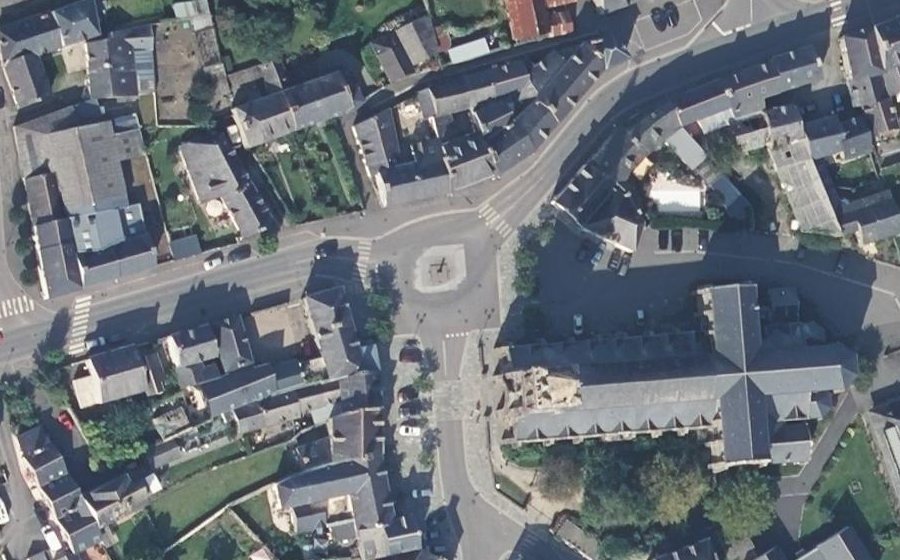 Vue aérienne du Place Saint-Gilduin