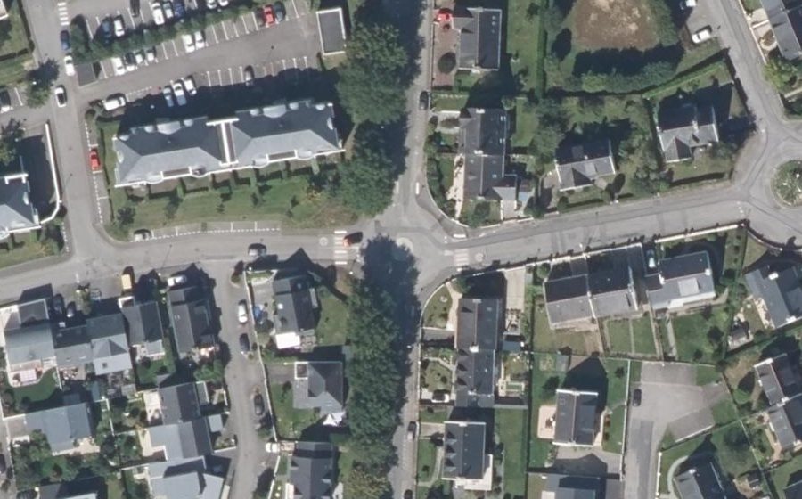 Vue aérienne du Rond-point anonyme n°741587413