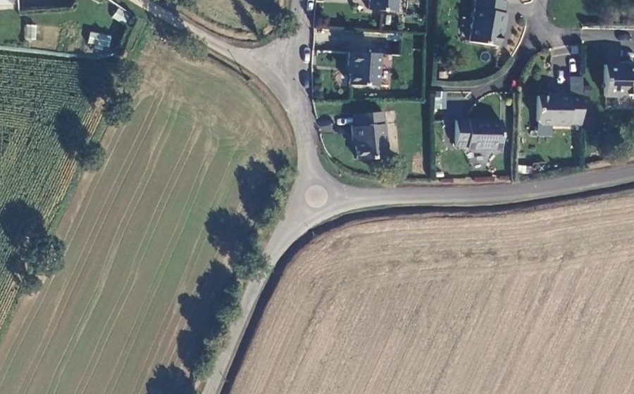 Vue aérienne du Rond-point anonyme n°74211804