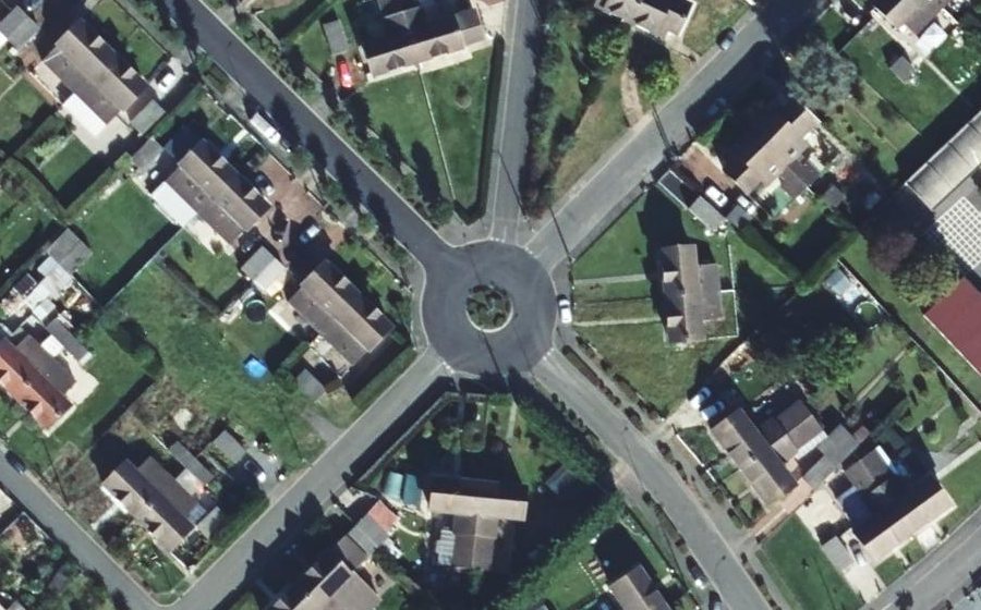 Vue aérienne du Rond-point anonyme n°742235254