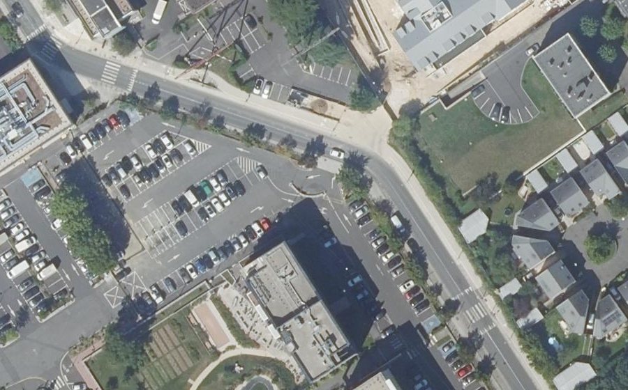 Vue aérienne du Rond-point anonyme n°742386444