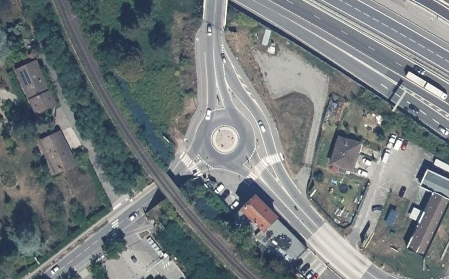 Vue aérienne du Rond-point anonyme n°742488103