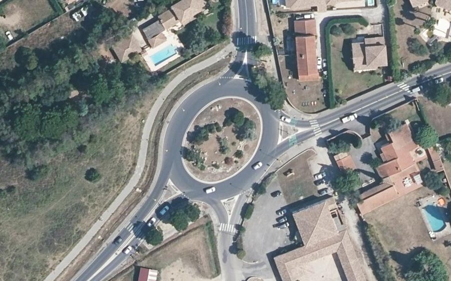 Vue aérienne du Rond-Point de l'Étang de l'Or