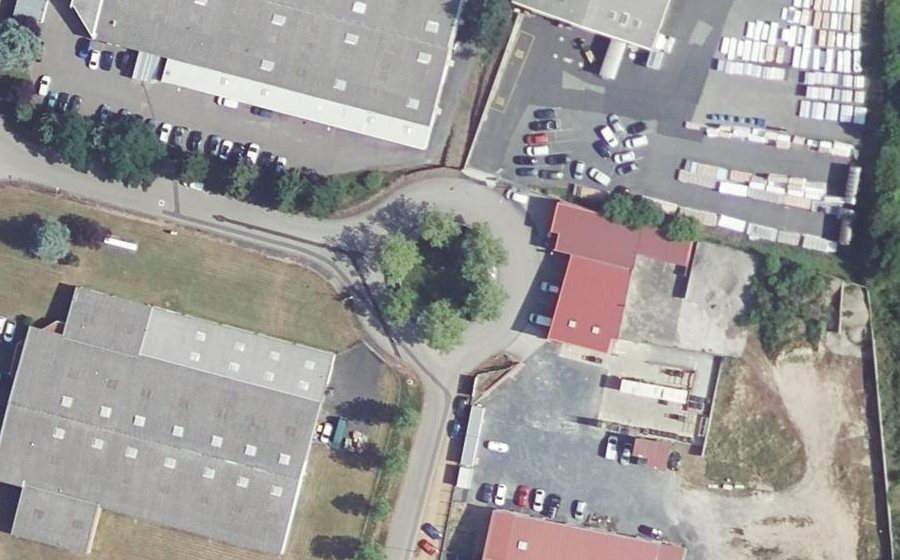 Vue aérienne du Rond-point anonyme n°74482746