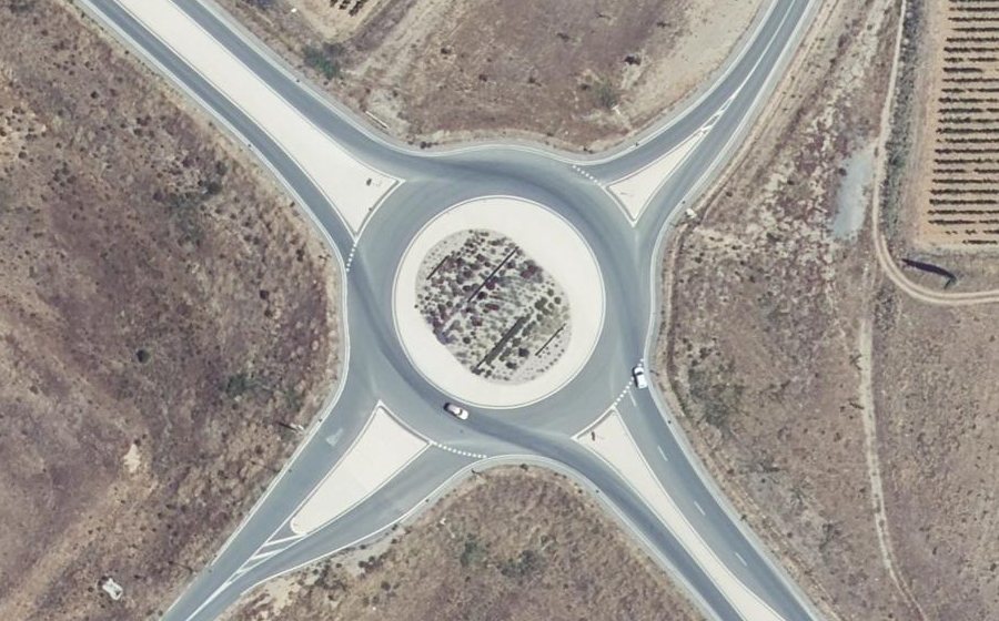 Vue aérienne du Rond-point anonyme n°746430225