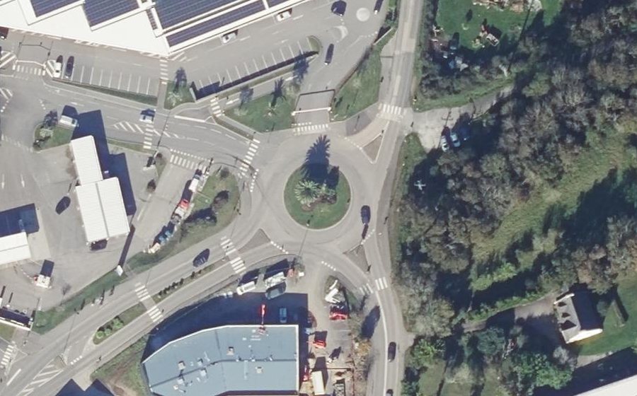 Vue aérienne du Rond-point anonyme n°74723107
