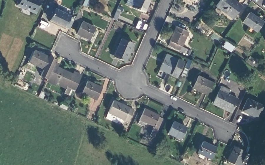 Vue aérienne du Rond-point anonyme n°74816908