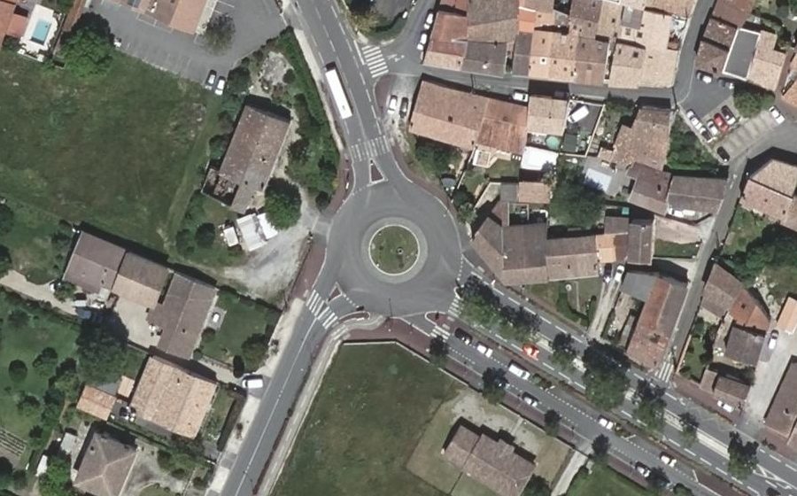 Vue aérienne du Rond-point anonyme n°749167412