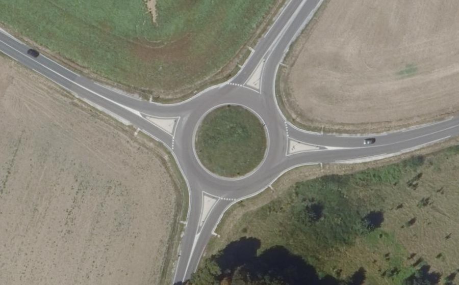 Vue aérienne du Rond-point anonyme n°749196305