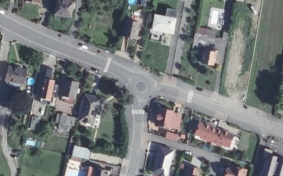 Vue aérienne du Rond-point anonyme n°74954354