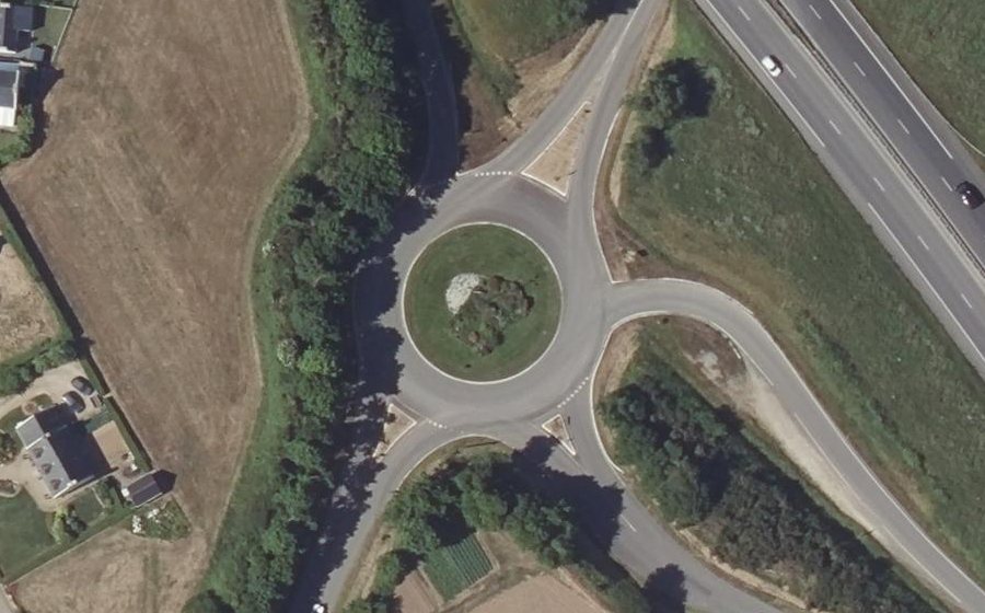 Vue aérienne du Rond-point anonyme n°74968095