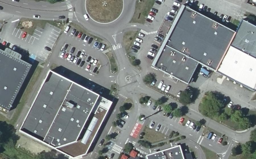 Vue aérienne du Rond-point anonyme n°749713088