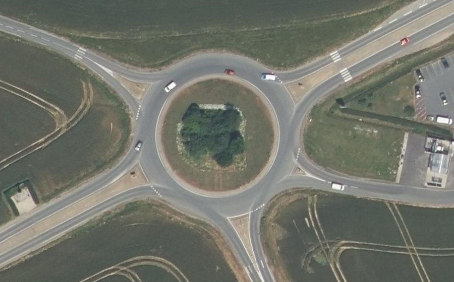 Vue aérienne du Rond-point anonyme n°750101522