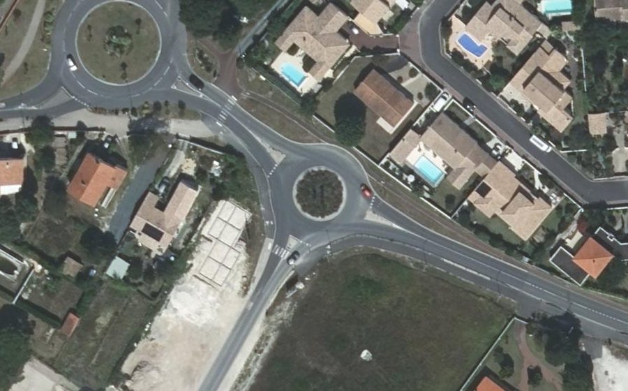 Vue aérienne du Rond-point anonyme n°750238339