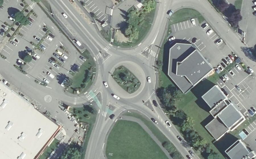 Vue aérienne du Rond-point anonyme n°75025640