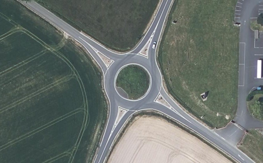 Vue aérienne du Rond-point anonyme n°750897220