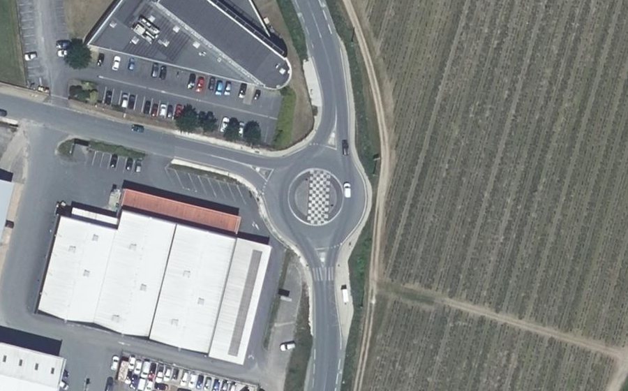 Vue aérienne du Rond-point anonyme n°751009617