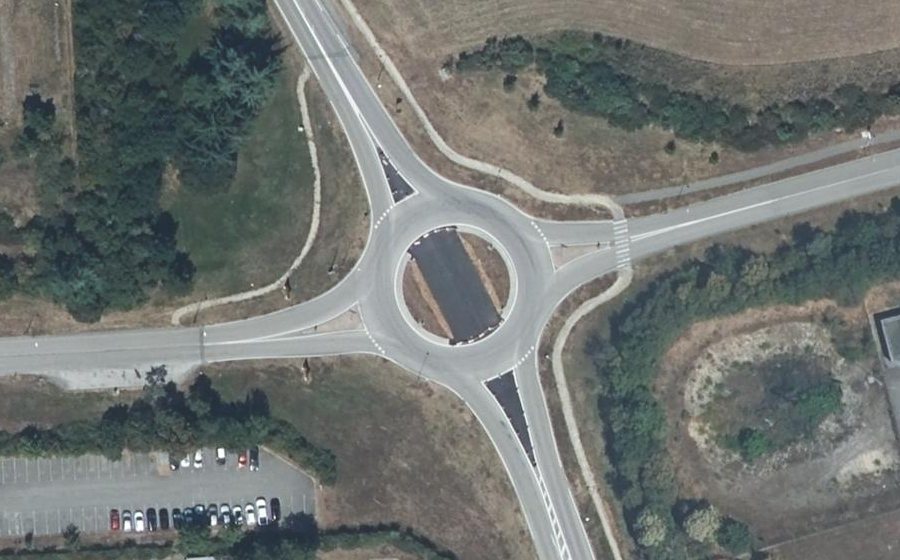 Vue aérienne du Rond-point anonyme n°751041870