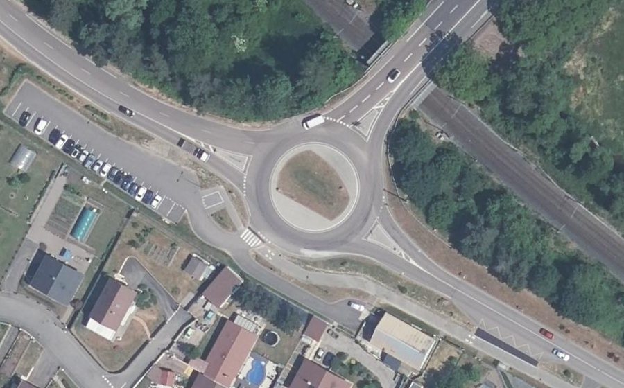 Vue aérienne du Rond-point anonyme n°751066498