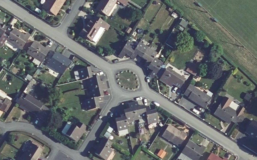 Vue aérienne du Rond-point anonyme n°75110735