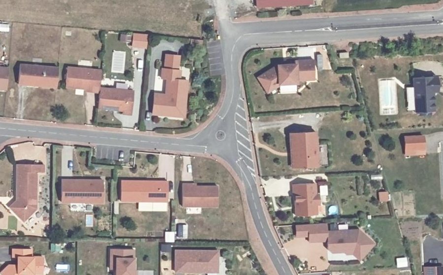 Vue aérienne du Rond-point anonyme n°751127242
