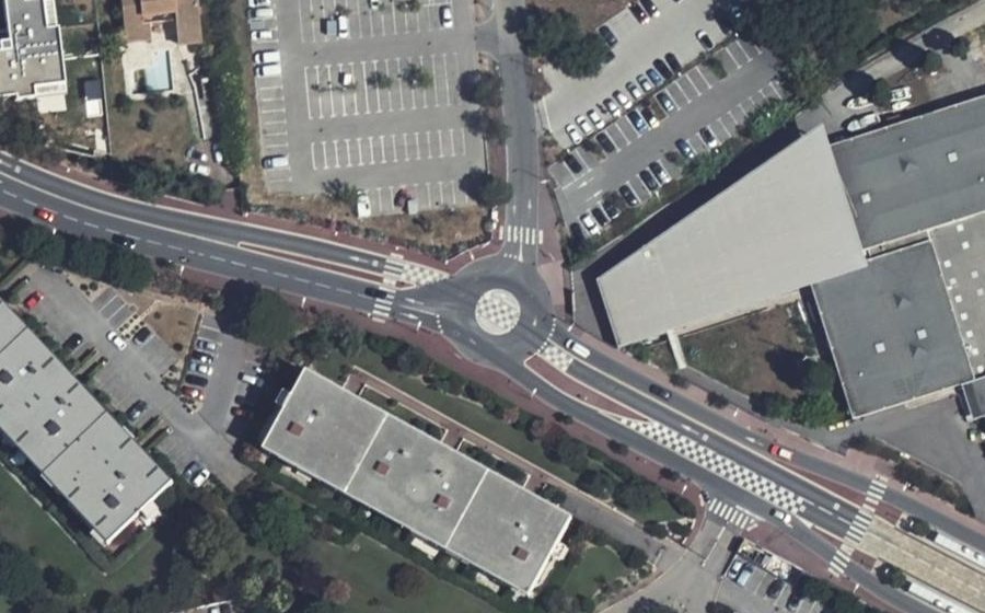 Vue aérienne du Rond-point anonyme n°751152179