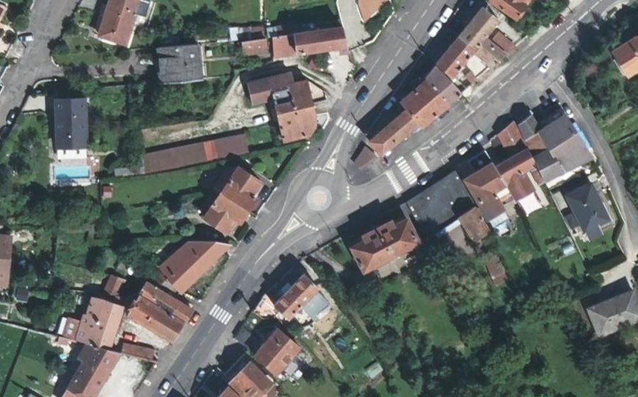 Vue aérienne du Rond-point anonyme n°751831750