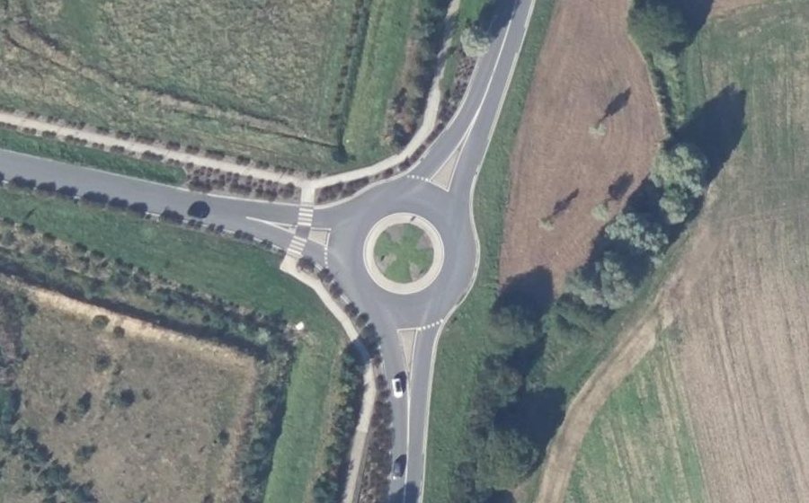 Vue aérienne du Rond-point anonyme n°752040329