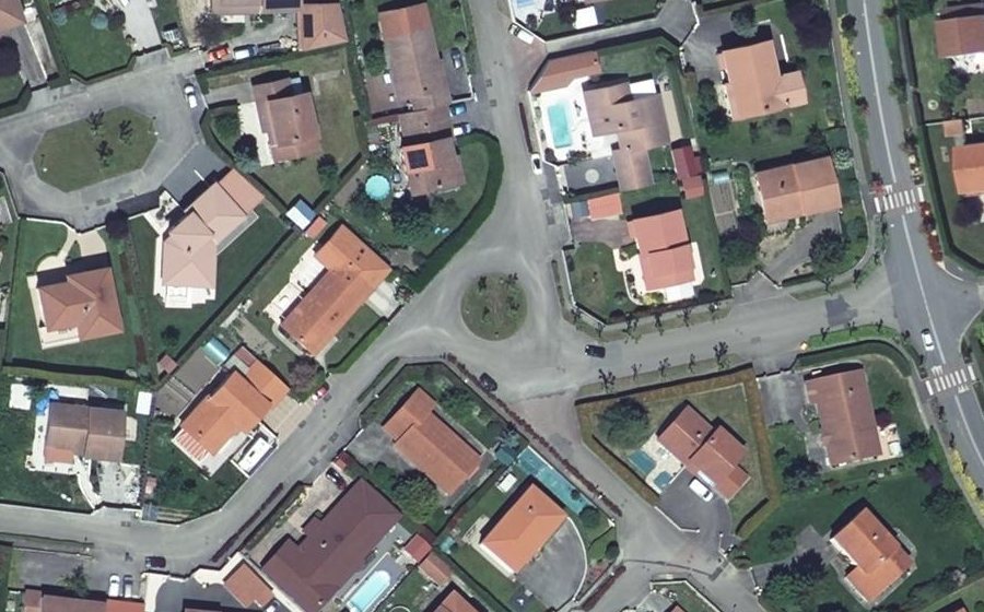 Vue aérienne du Rond-point anonyme n°75260653