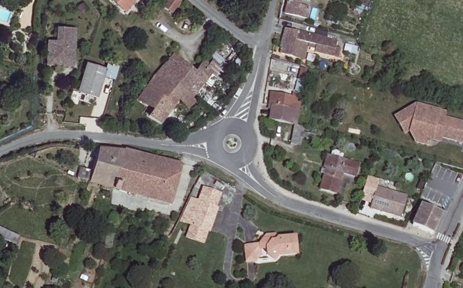 Vue aérienne du Rond-point anonyme n°752875252