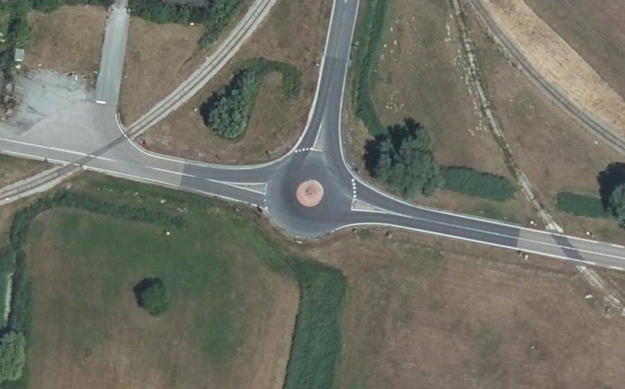 Vue aérienne du Rond-point anonyme n°752889011