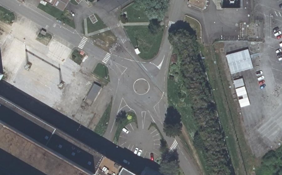 Vue aérienne du Rond-point anonyme n°753180035
