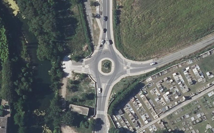 Vue aérienne du Rond-point anonyme n°753491793