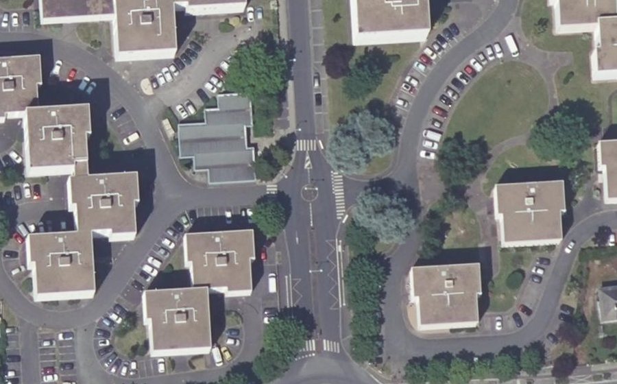 Vue aérienne du Rond-point anonyme n°753520929