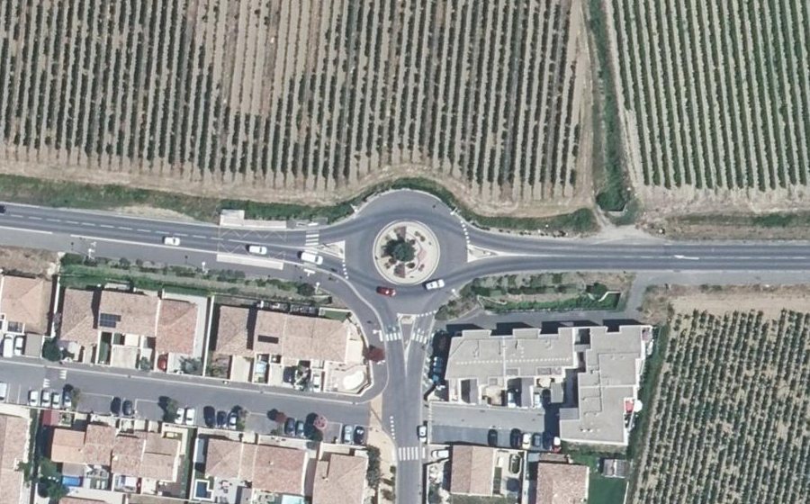Vue aérienne du Rond-point anonyme n°753716389
