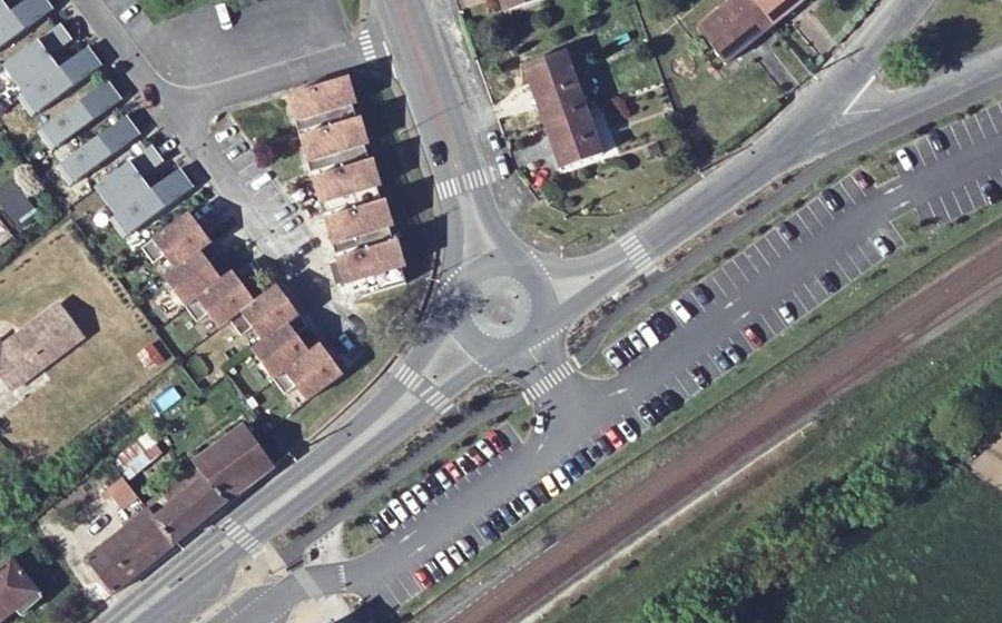 Vue aérienne du Rond-point anonyme n°753932857