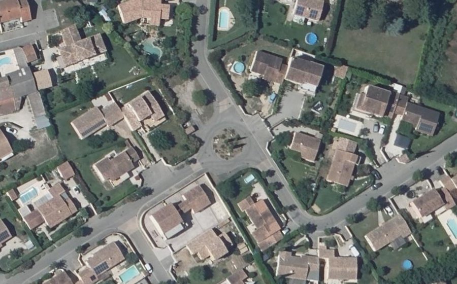 Vue aérienne du Rond-point anonyme n°754048510