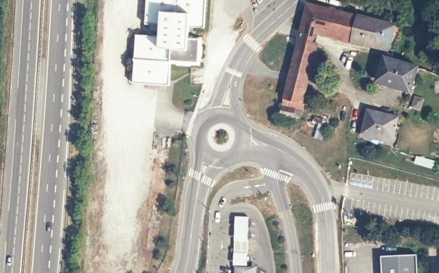Vue aérienne du Rond-point anonyme n°754357730
