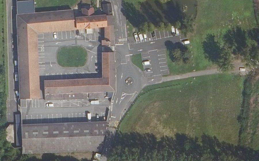 Vue aérienne du Rond-point anonyme n°754557917