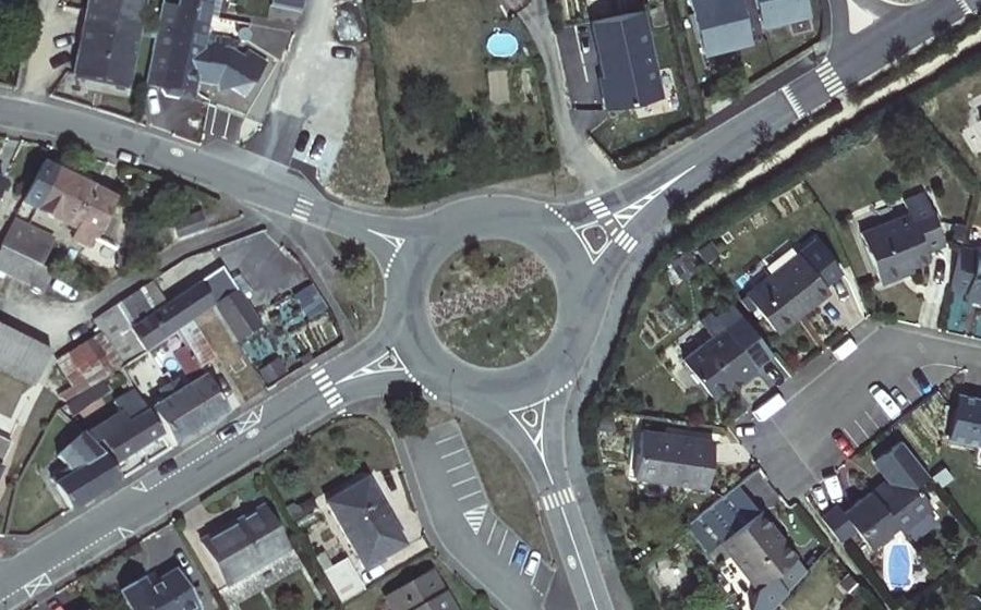 Vue aérienne du Rond-point anonyme n°754623211