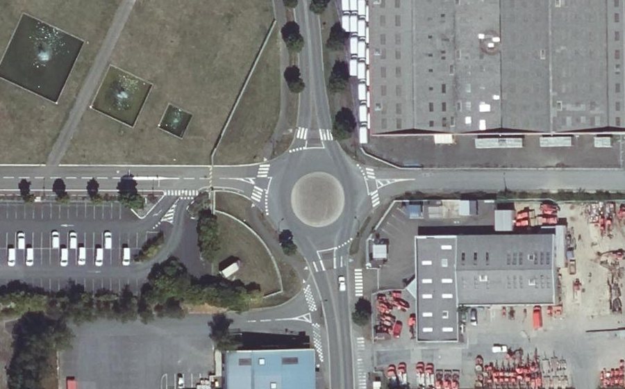 Vue aérienne du Rond-point anonyme n°755285622