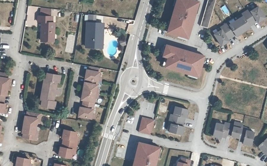Vue aérienne du Rond-point anonyme n°755353573