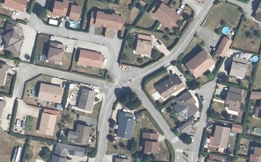 Vue aérienne du Rond-point anonyme n°755353576