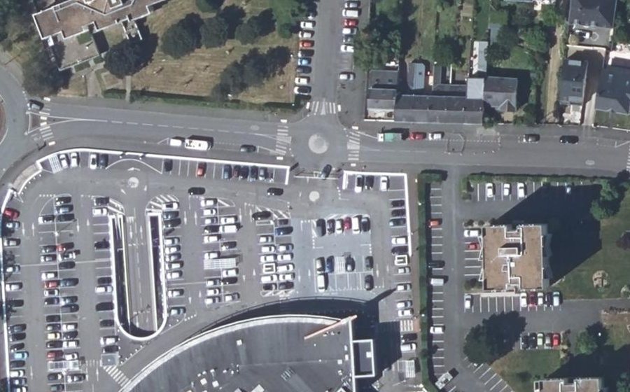 Vue aérienne du Rond-point anonyme n°755536814