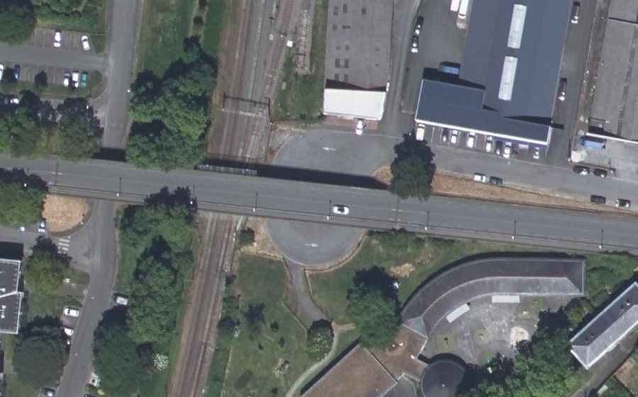 Vue aérienne du Rond-point anonyme n°756065561