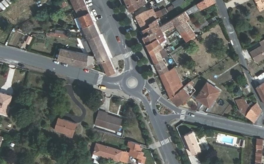 Vue aérienne du Rond-point anonyme n°757503870