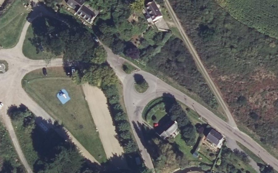 Vue aérienne du Rond-point anonyme n°75813048