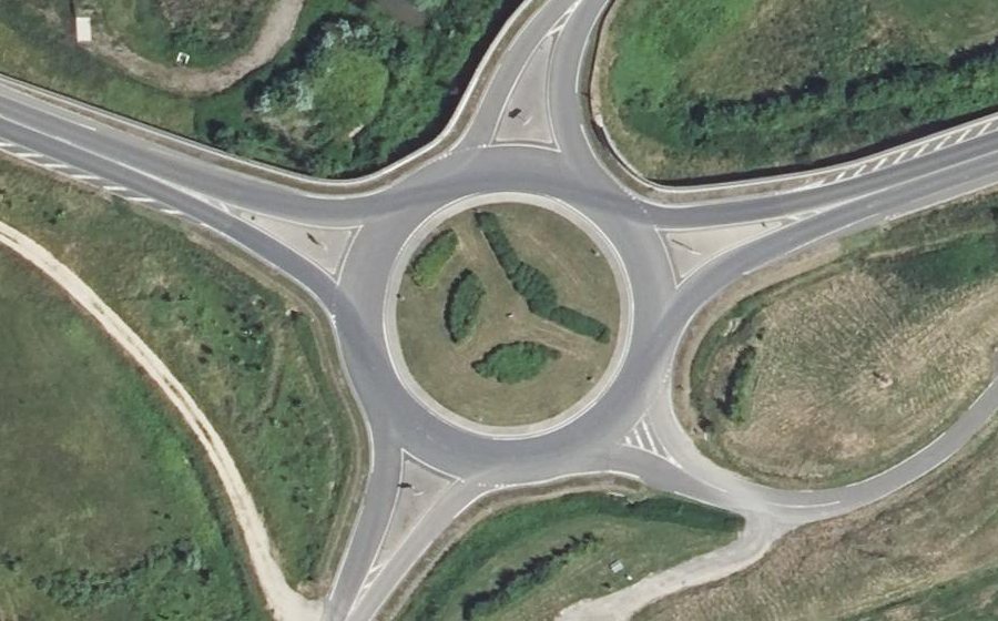 Vue aérienne du Rond-point anonyme n°758175662