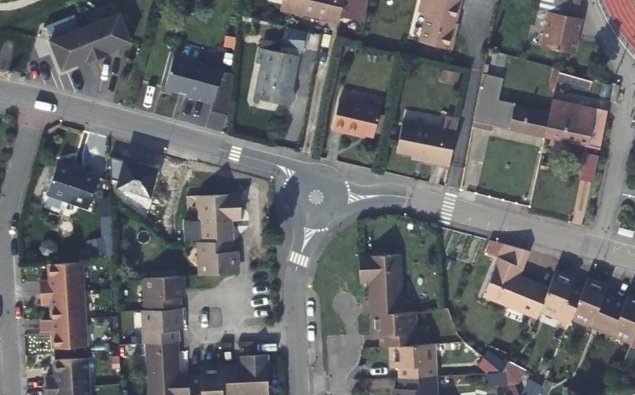 Vue aérienne du Rond-point anonyme n°758209147